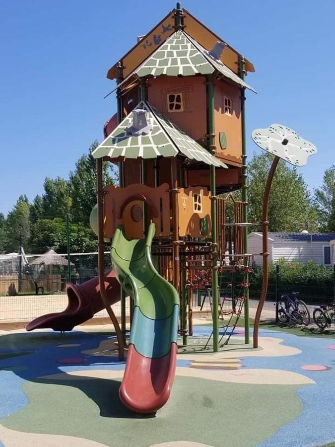 Mobilhome Vias Plage Dans Camping Eksteriør bilde